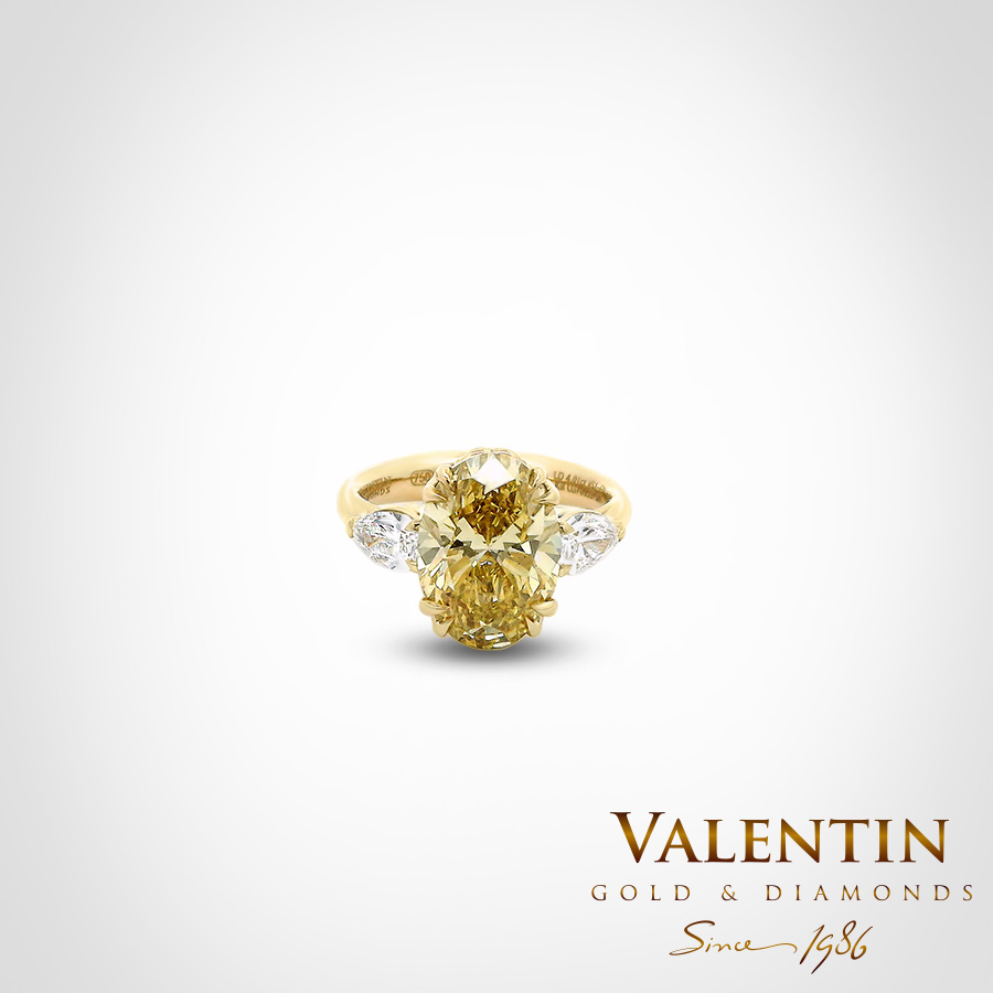 Златен пръсте Fancy Intense Yellow Oval Lab 4766 3 4766 2 Y OVAL 4.01ct FIY 4