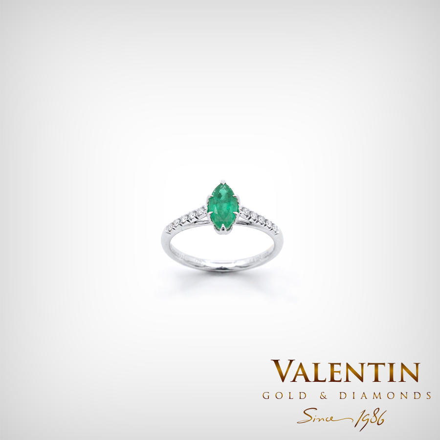 4758 W Em 0.74ct 8x4 d 18mm 11
